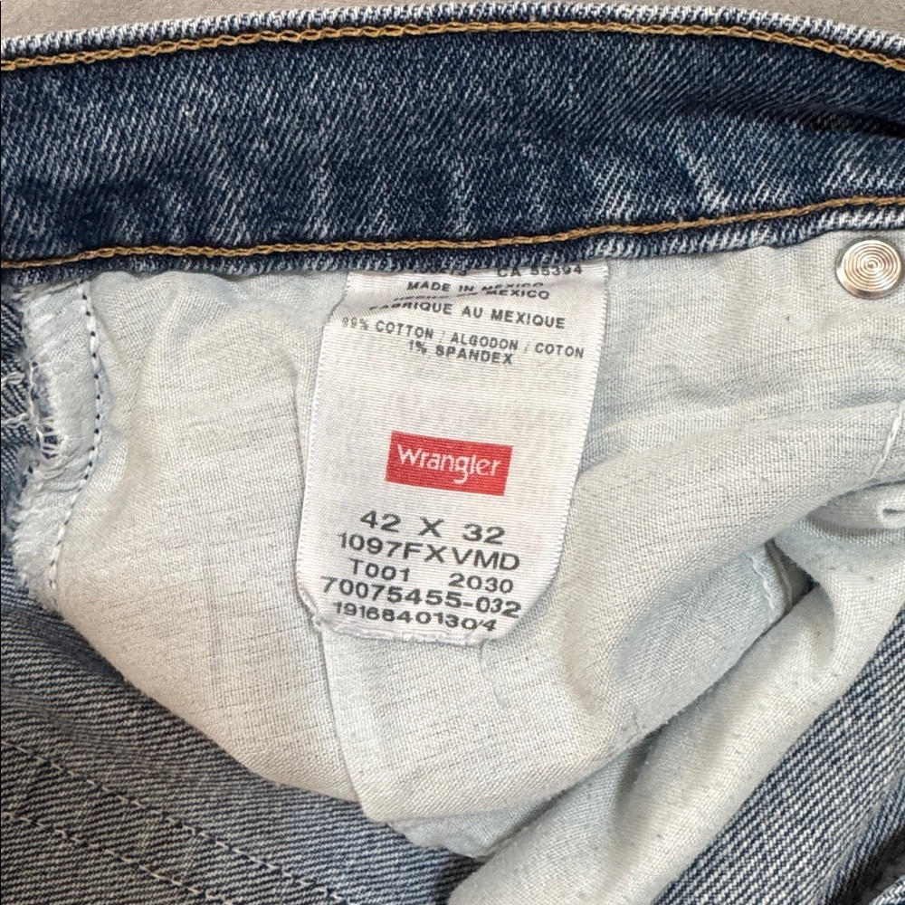 Wrangler Classic Blue Jeans 42 x 32 - Picture 5 of 5
